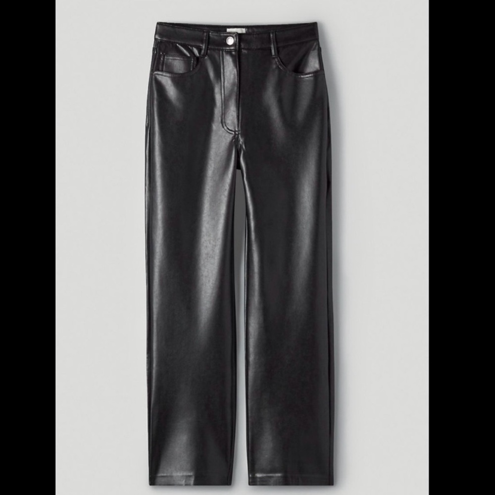 NWT Aritzia Wilfred The Melina Vegan Leather Pant Short Black Size 8